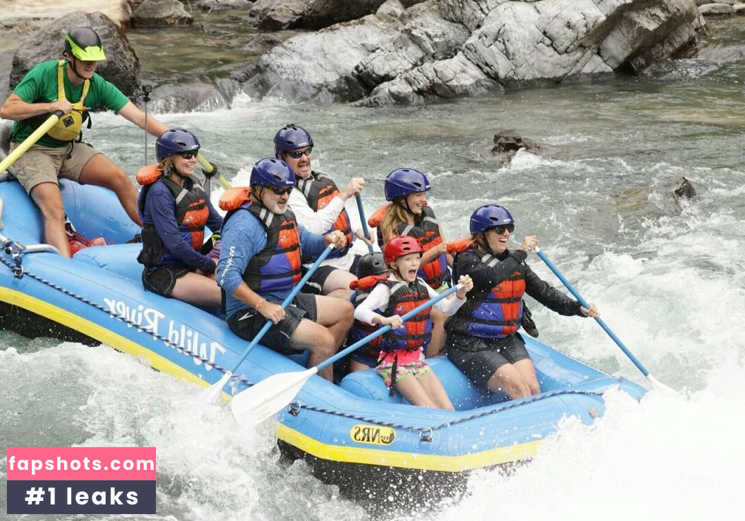 Sara Gavagan gallery photo #18