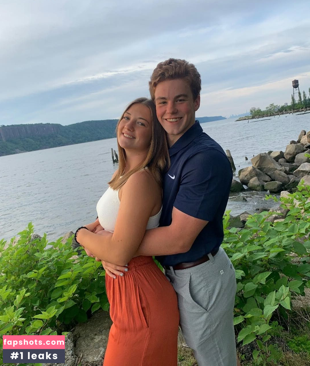 Sara Gavagan gallery photo #8