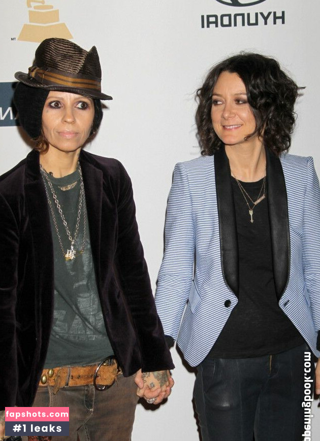 Sara Gilbert gallery photo #13