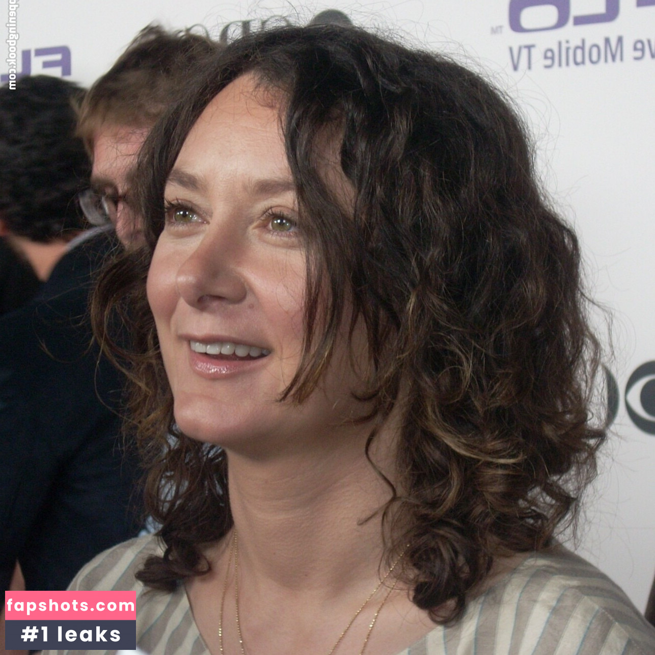 Sara Gilbert gallery photo #10