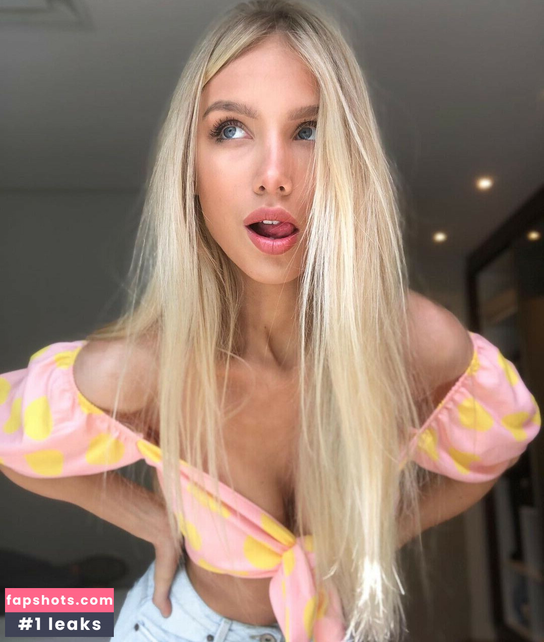 Sara Hardel gallery photo #62