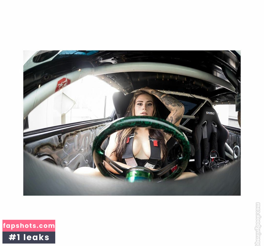 Sara Haro gallery photo #13