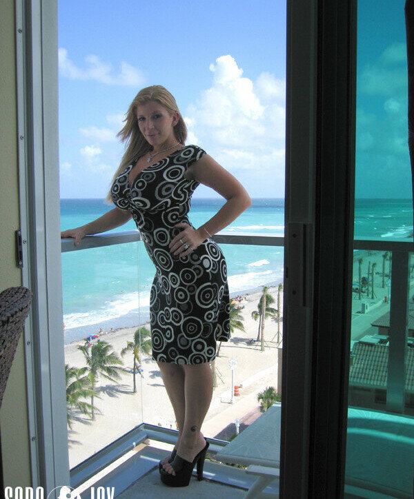 sara-jay-1 gallery photo #6838