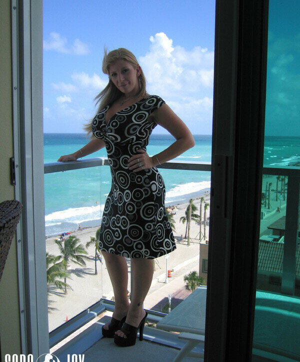 sara-jay-1 gallery photo #6840