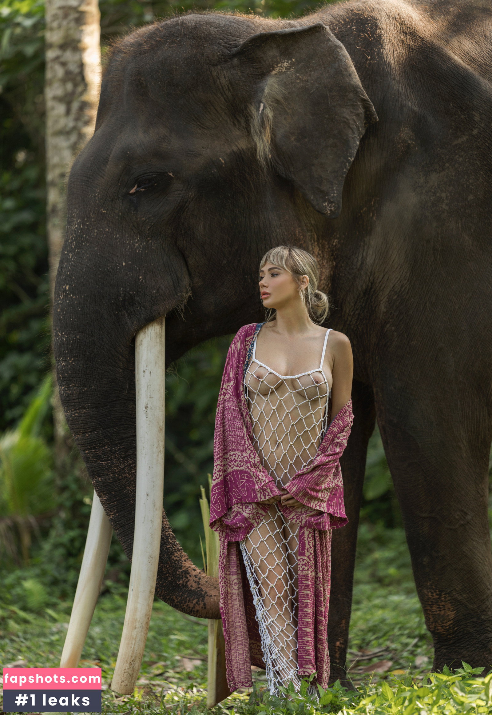 Sara Jean Underwood gallery photo #2830
