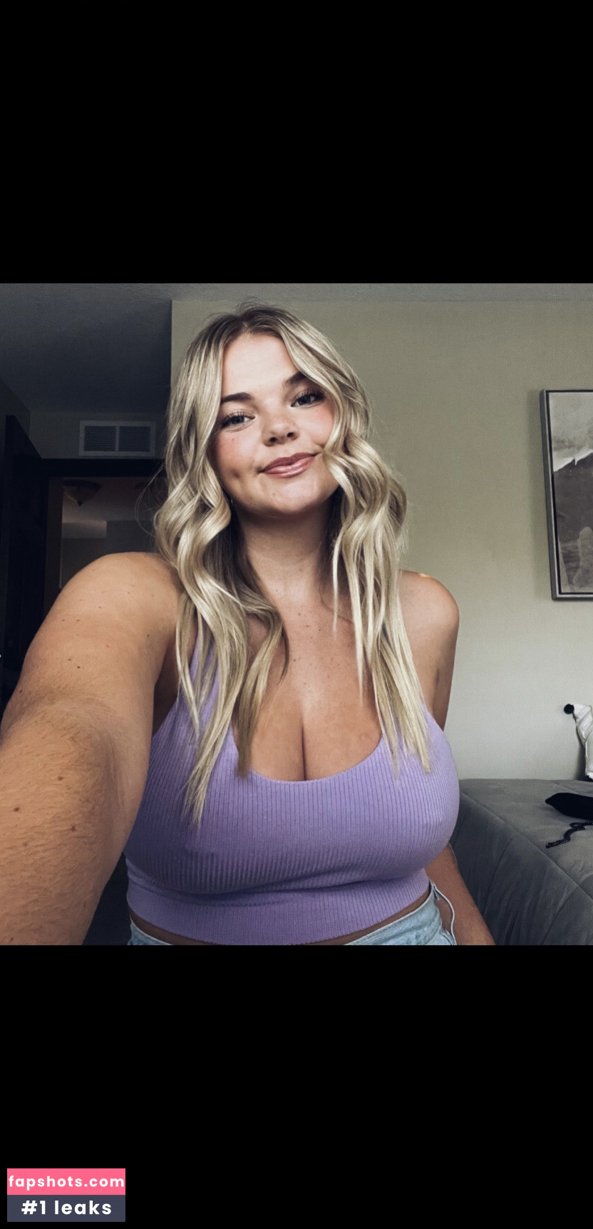 Sara K gallery photo #5