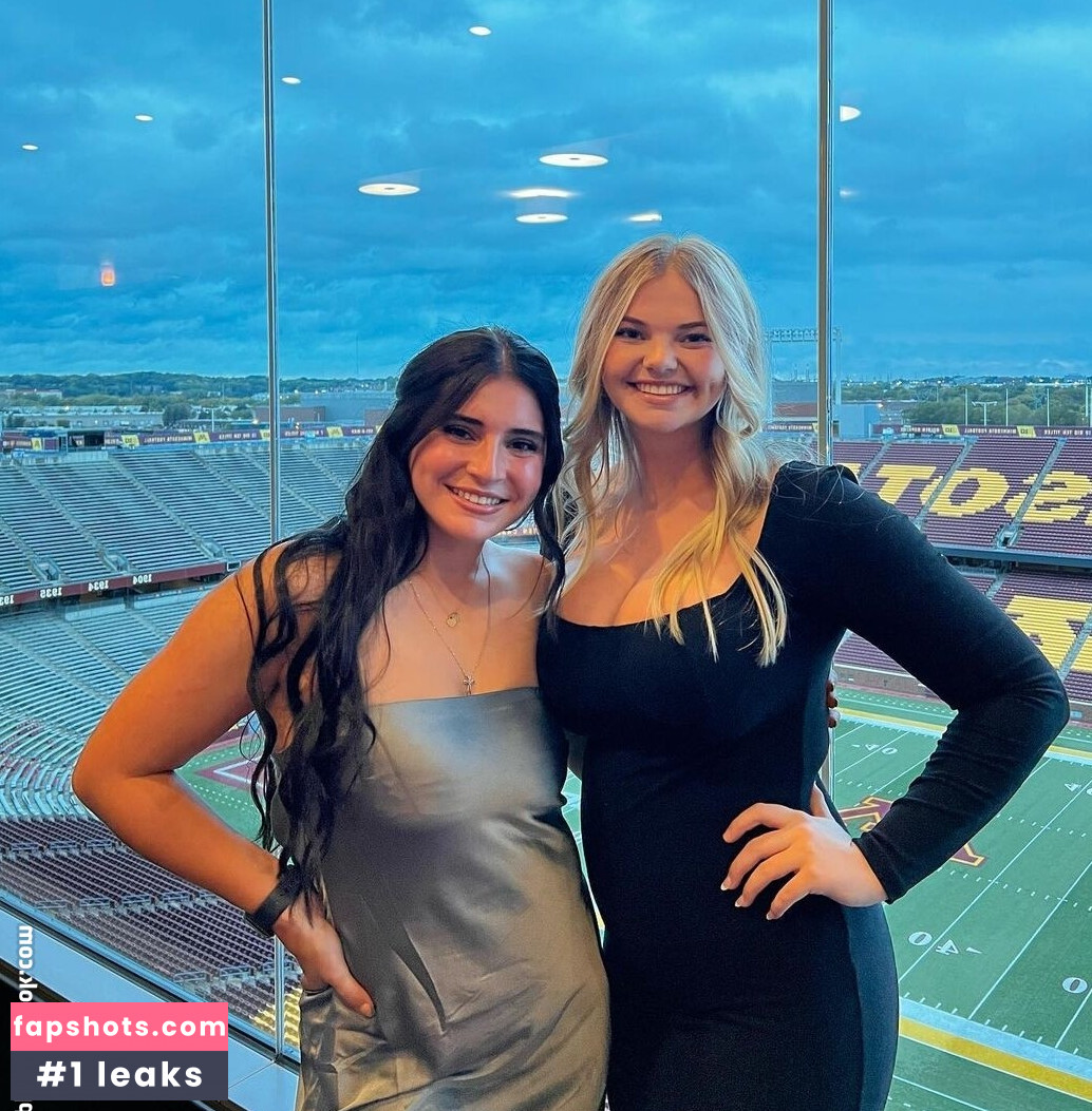 Sara K gallery photo #7