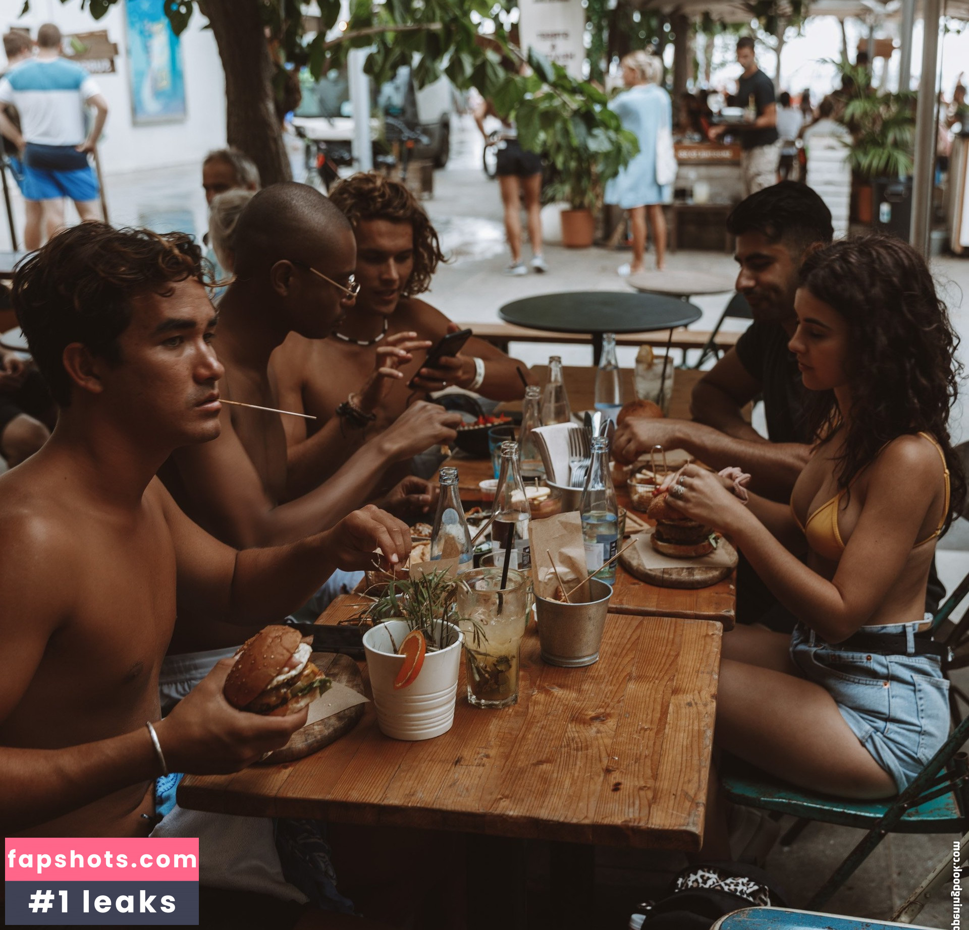 Sara Llamas gallery photo #66