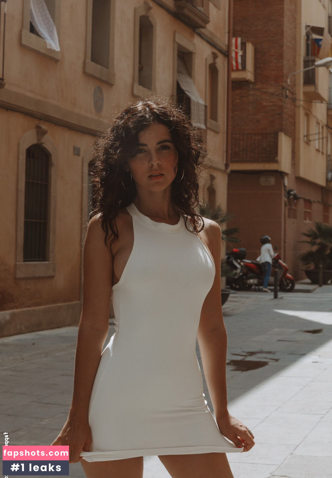 Sara Llamas gallery photo #74