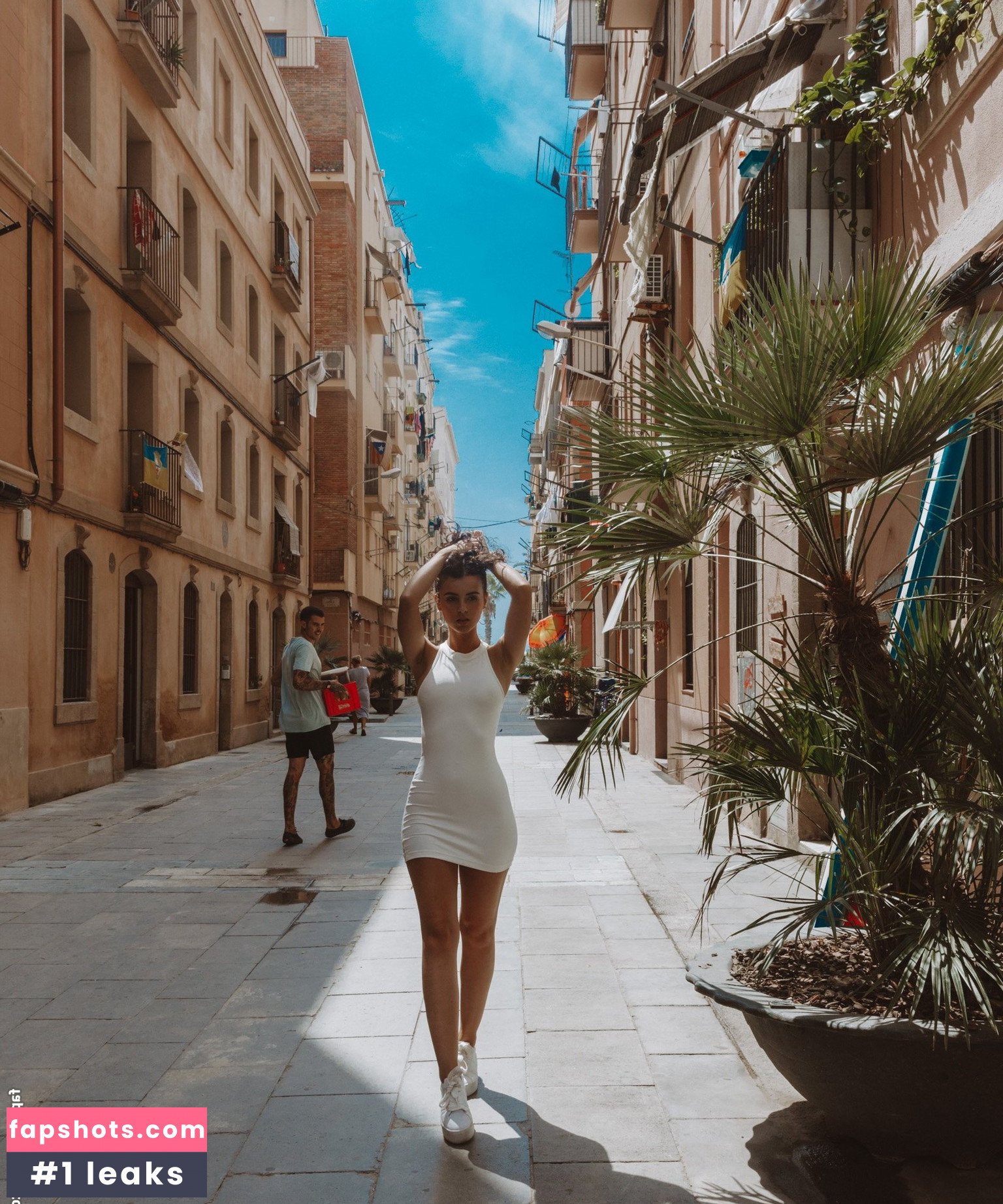 Sara Llamas gallery photo #76