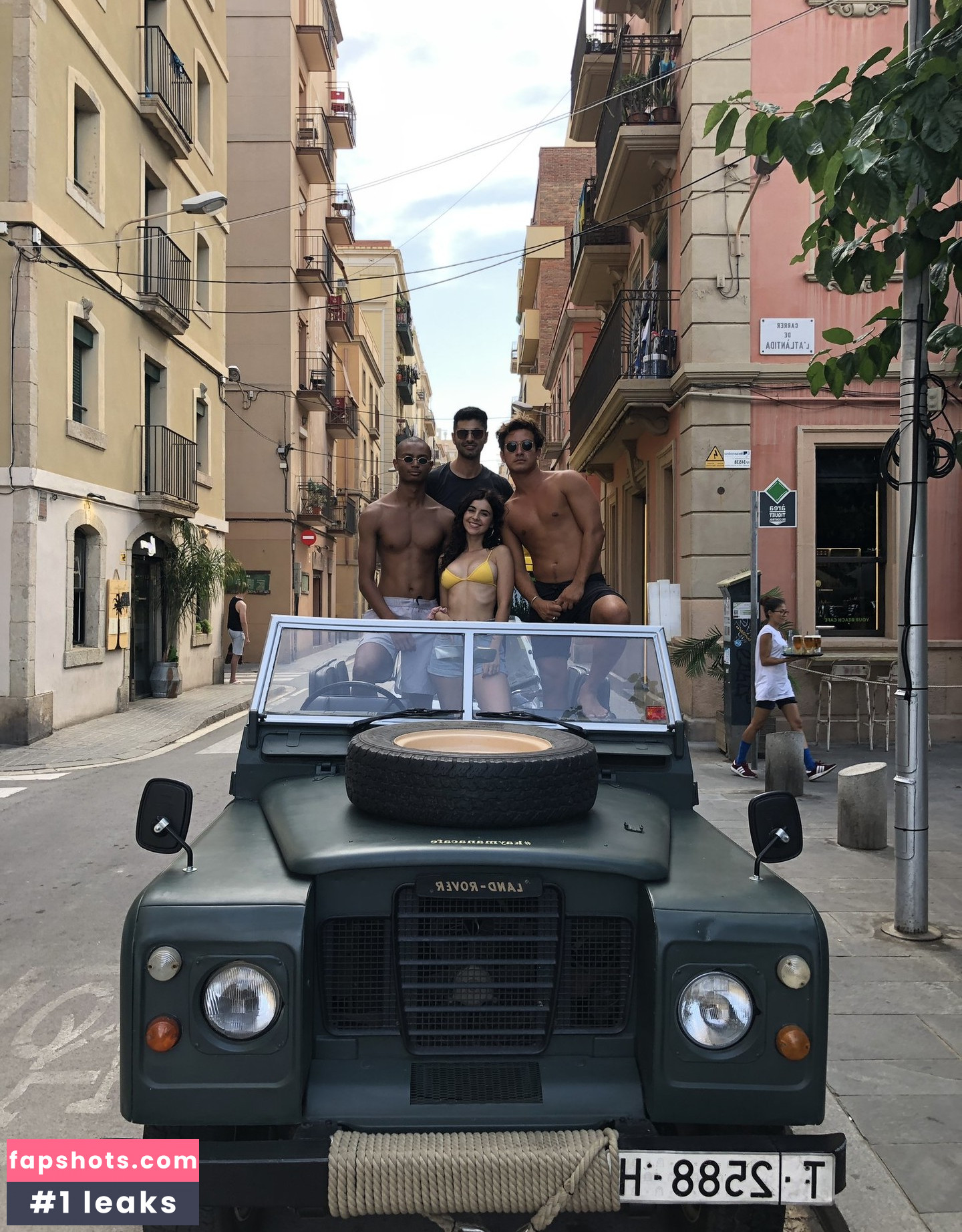 Sara Llamas gallery photo #81