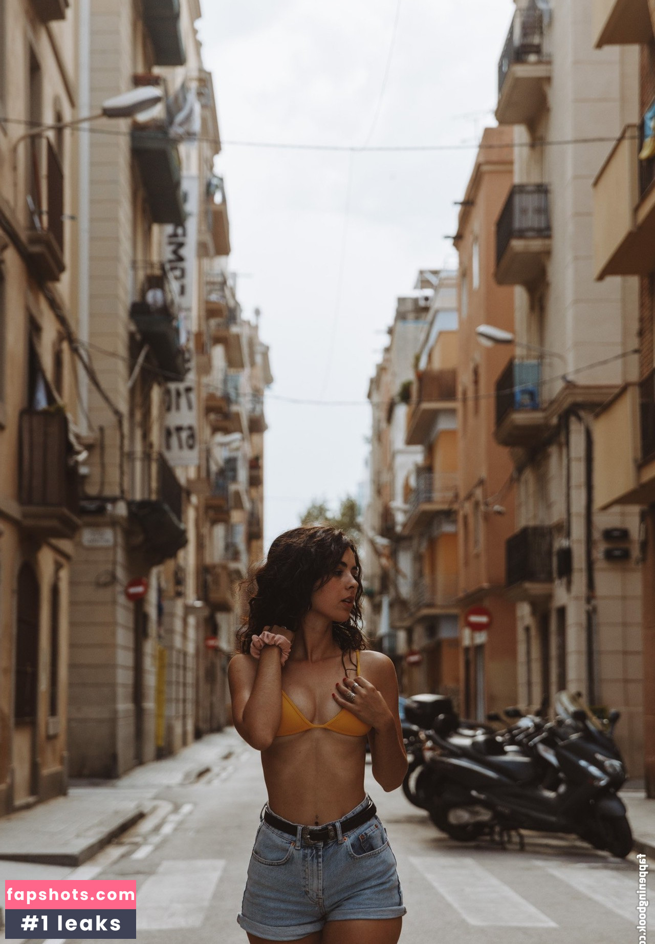 Sara Llamas gallery photo #84