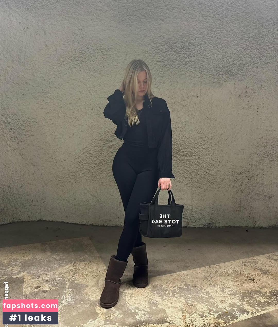 Sara Manner gallery photo #3