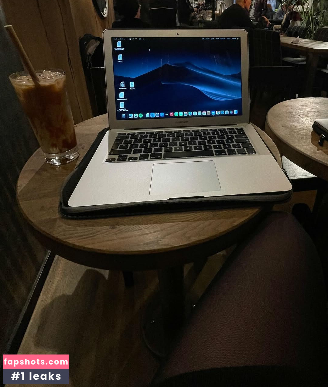 Sara Manner gallery photo #5