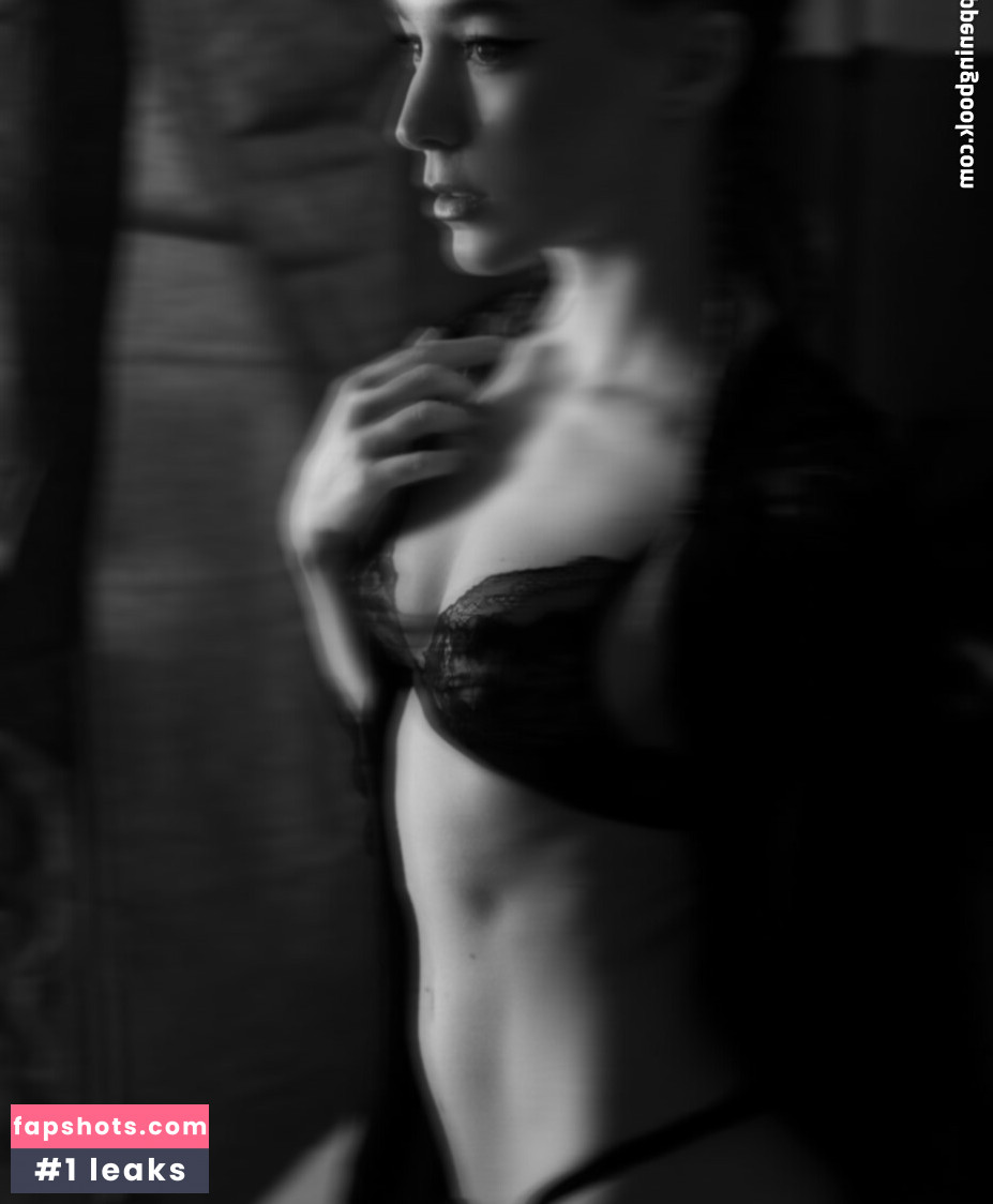 Sara Marino gallery photo #3