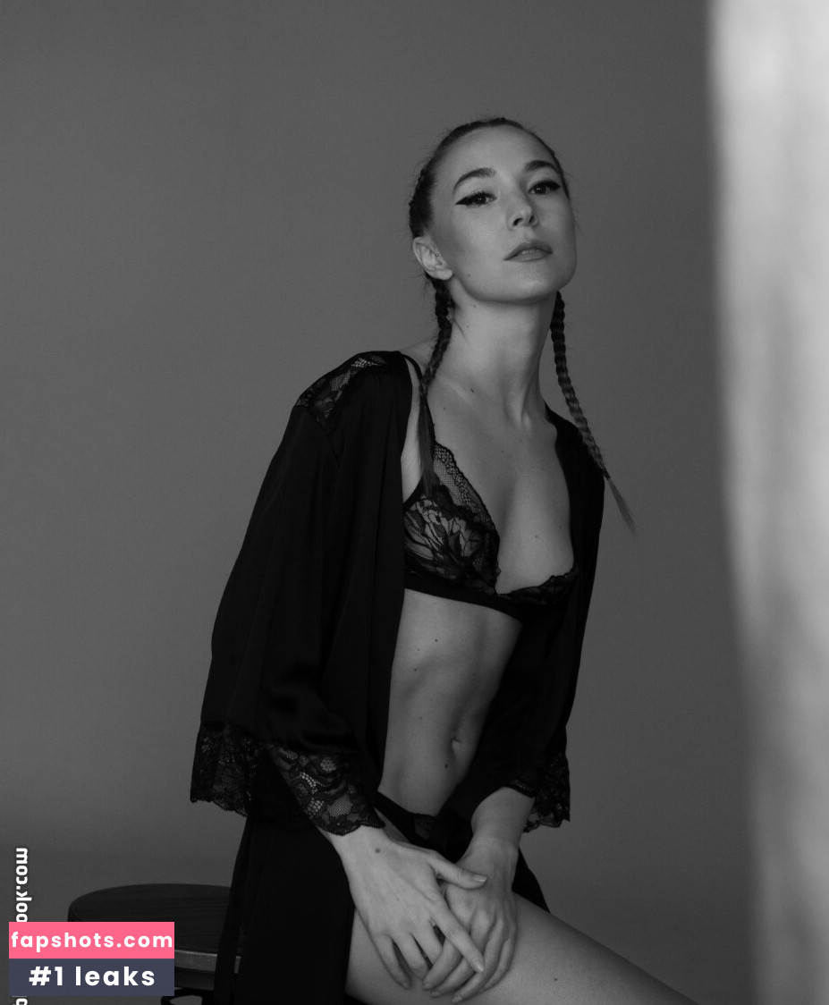 Sara Marino gallery photo #6