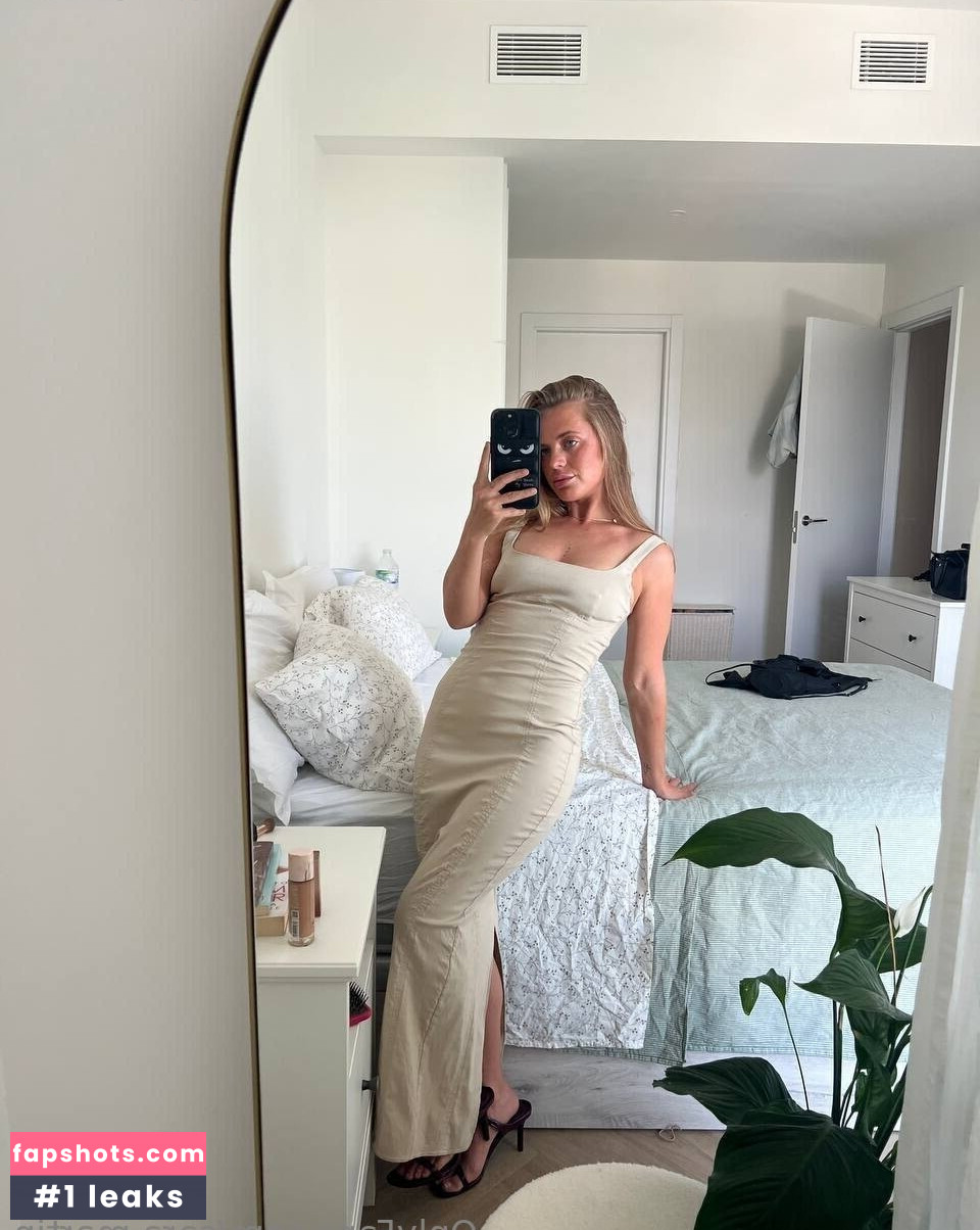 Sara.martin Nude Leaks OnlyFans Photos #3 - LeakJerk