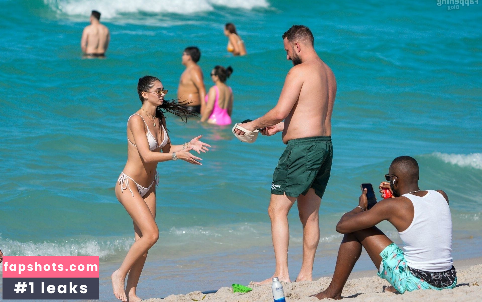 Sara Maughan gallery photo #11