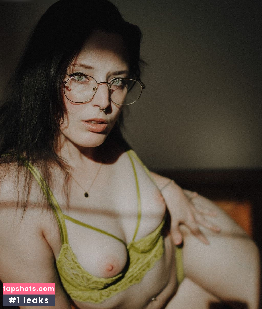 Sara Meier gallery photo #13