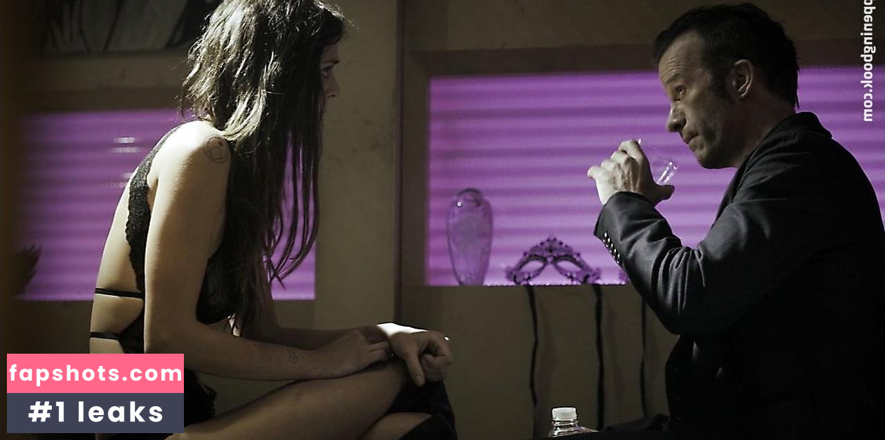 Sara Mitich gallery photo #15