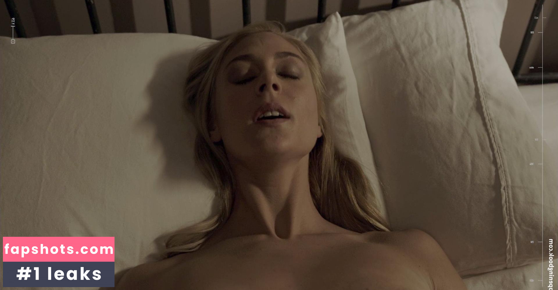 Sara Mitich gallery photo #21