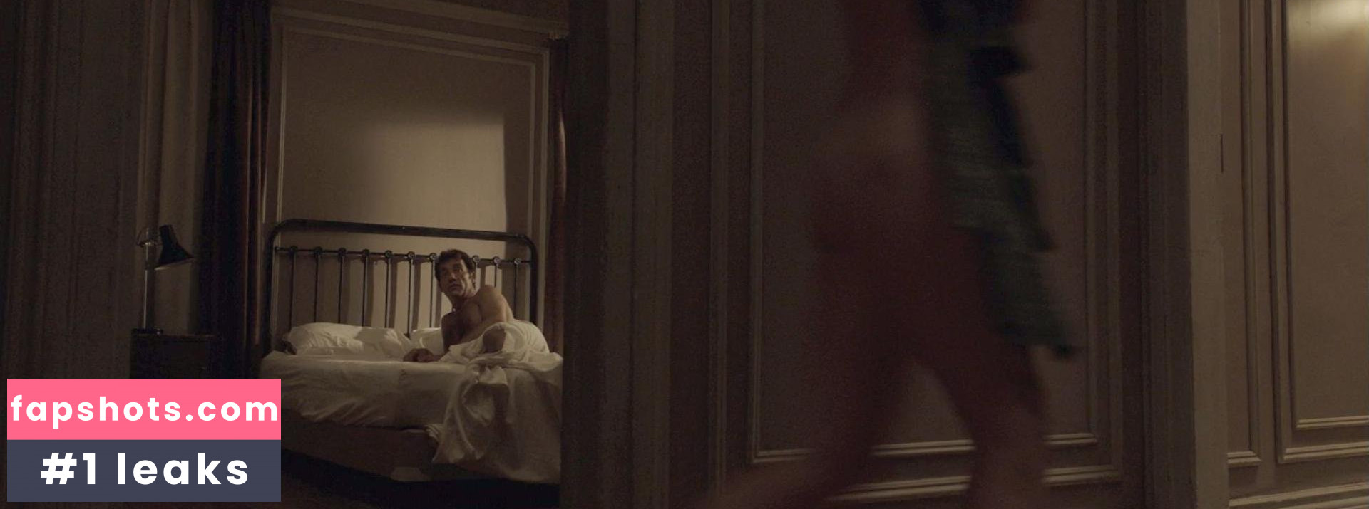 Sara Mitich gallery photo #22