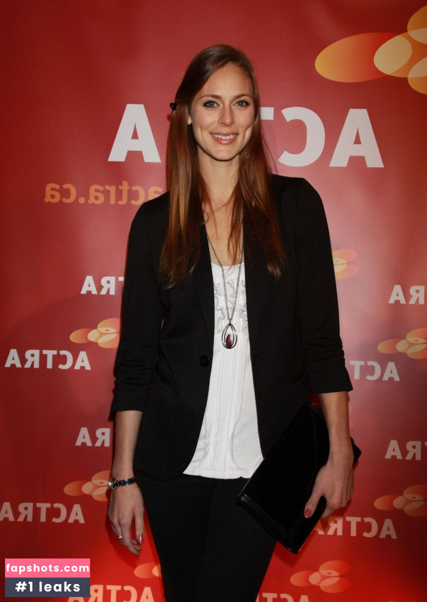 Sara Mitich gallery photo #29