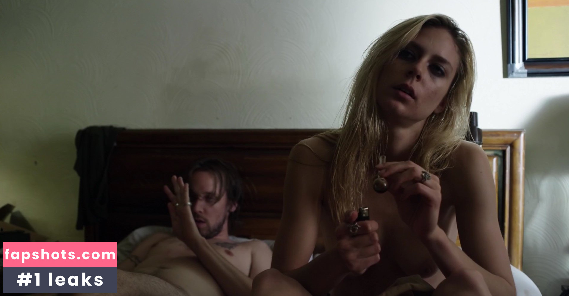 Sara Mitich gallery photo #8