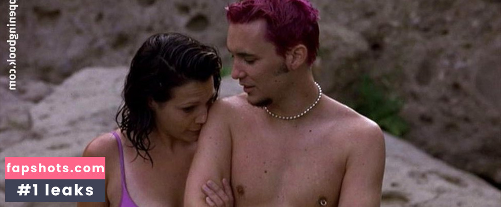 Sara Mornell gallery photo #8