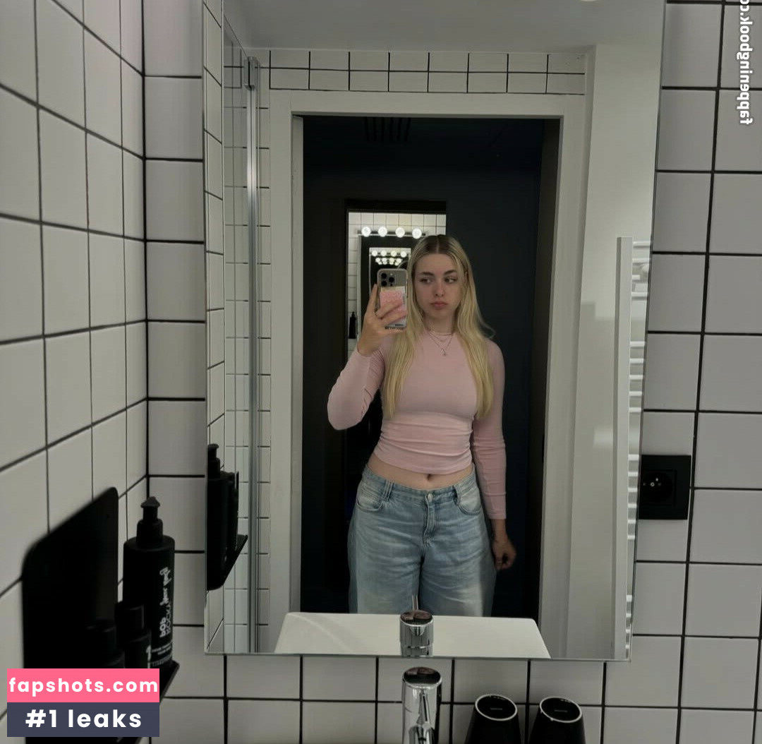 Sara Peterkova gallery photo #7