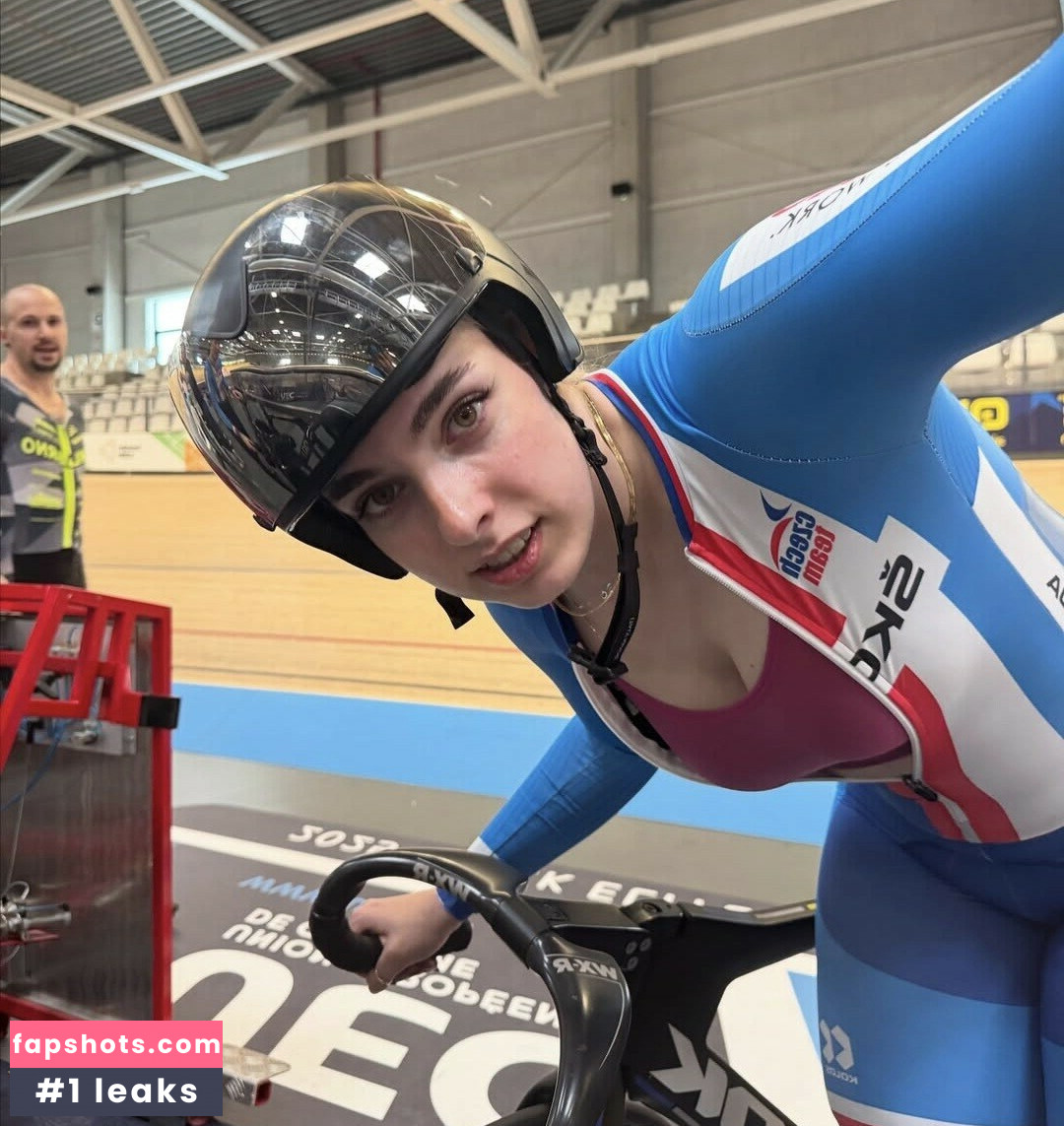 Sara Peterkova gallery photo #10