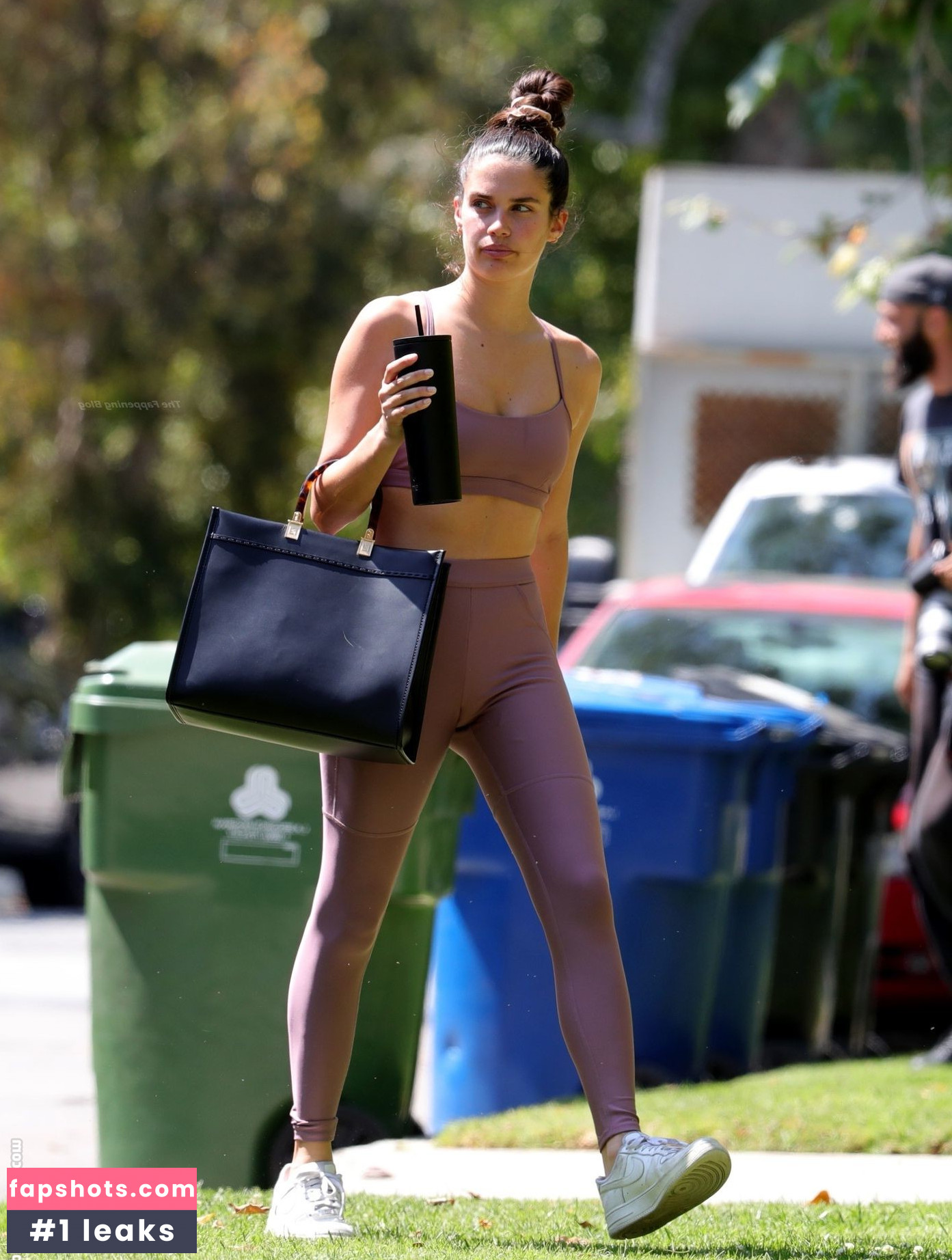 Sara Sampaio gallery photo #1011