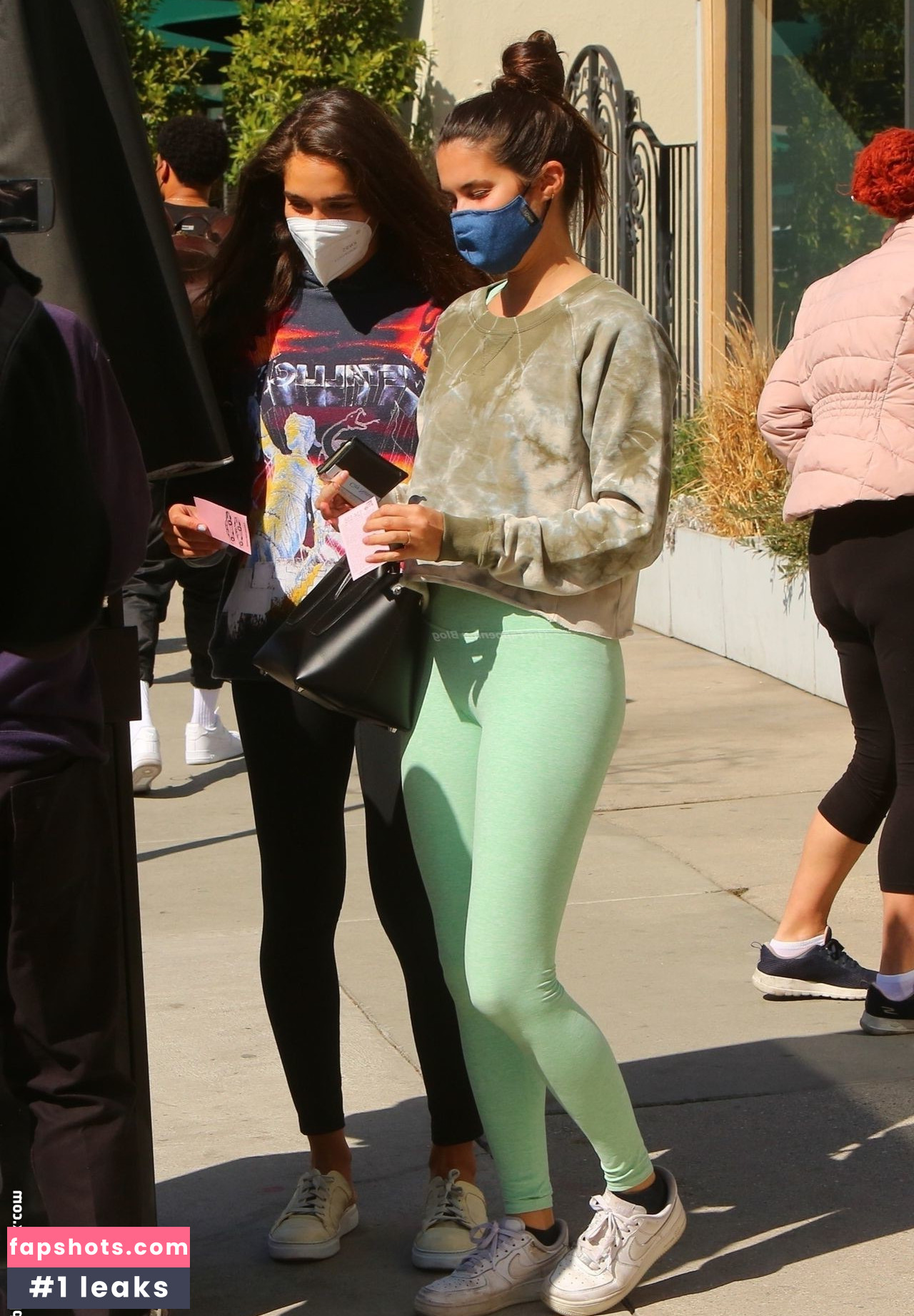 Sara Sampaio gallery photo #1053