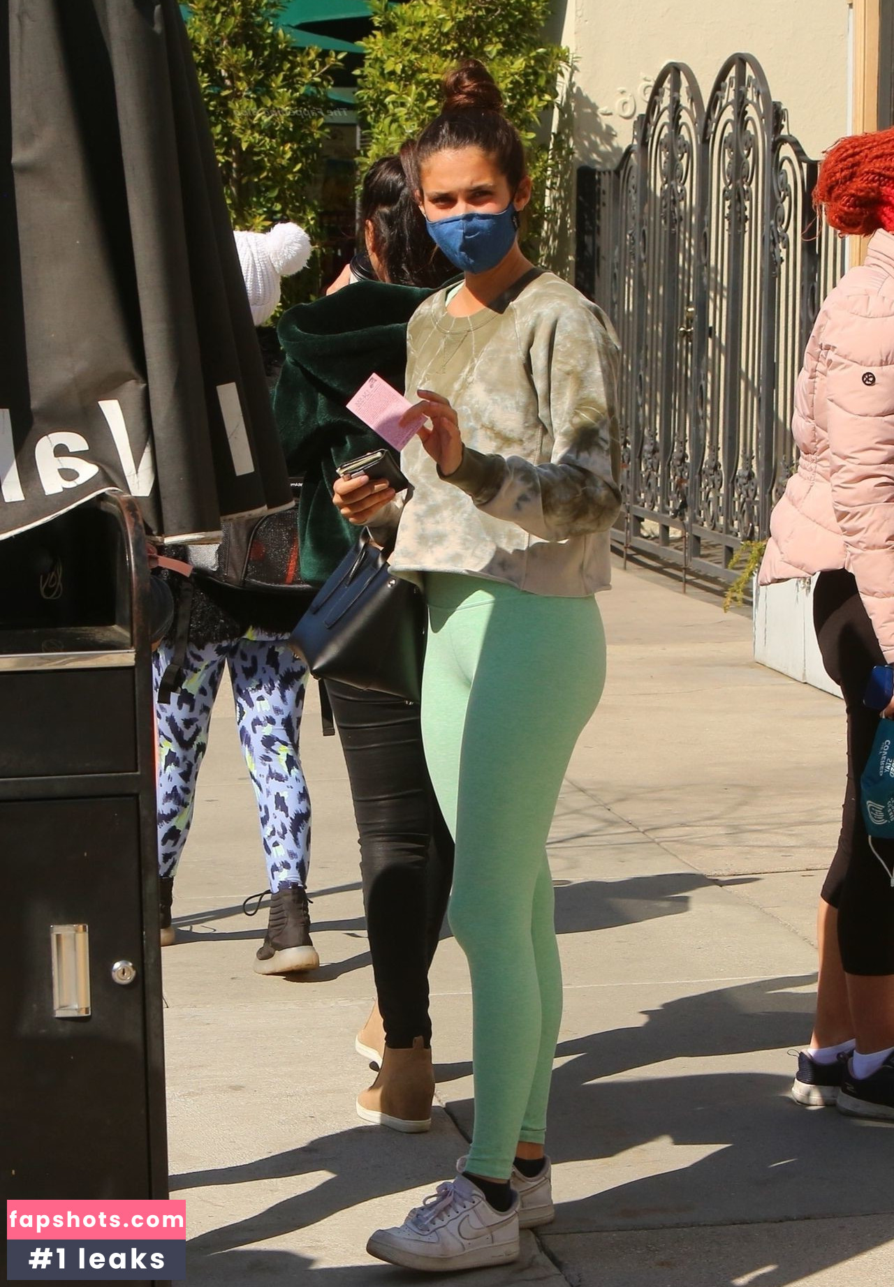 Sara Sampaio gallery photo #1055