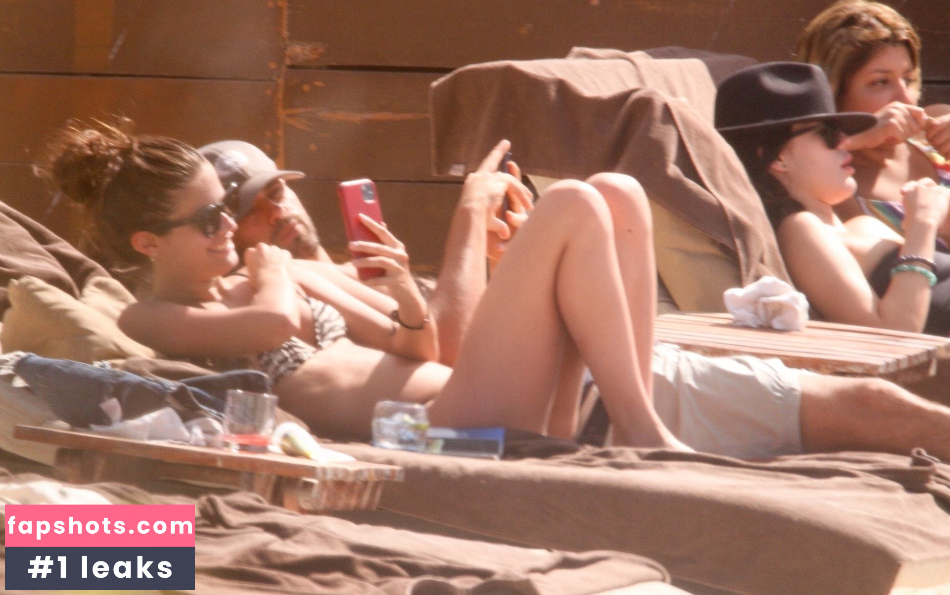 Sara Sampaio gallery photo #1303