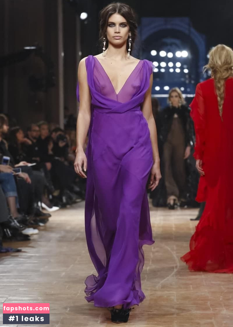 Sara Sampaio gallery photo #1512