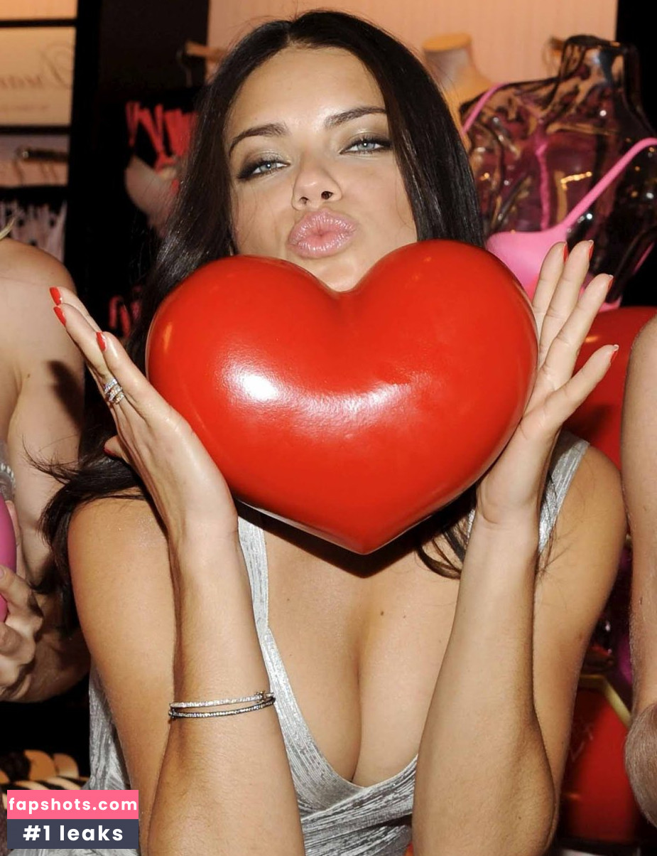 Sara Sampaio gallery photo #1640