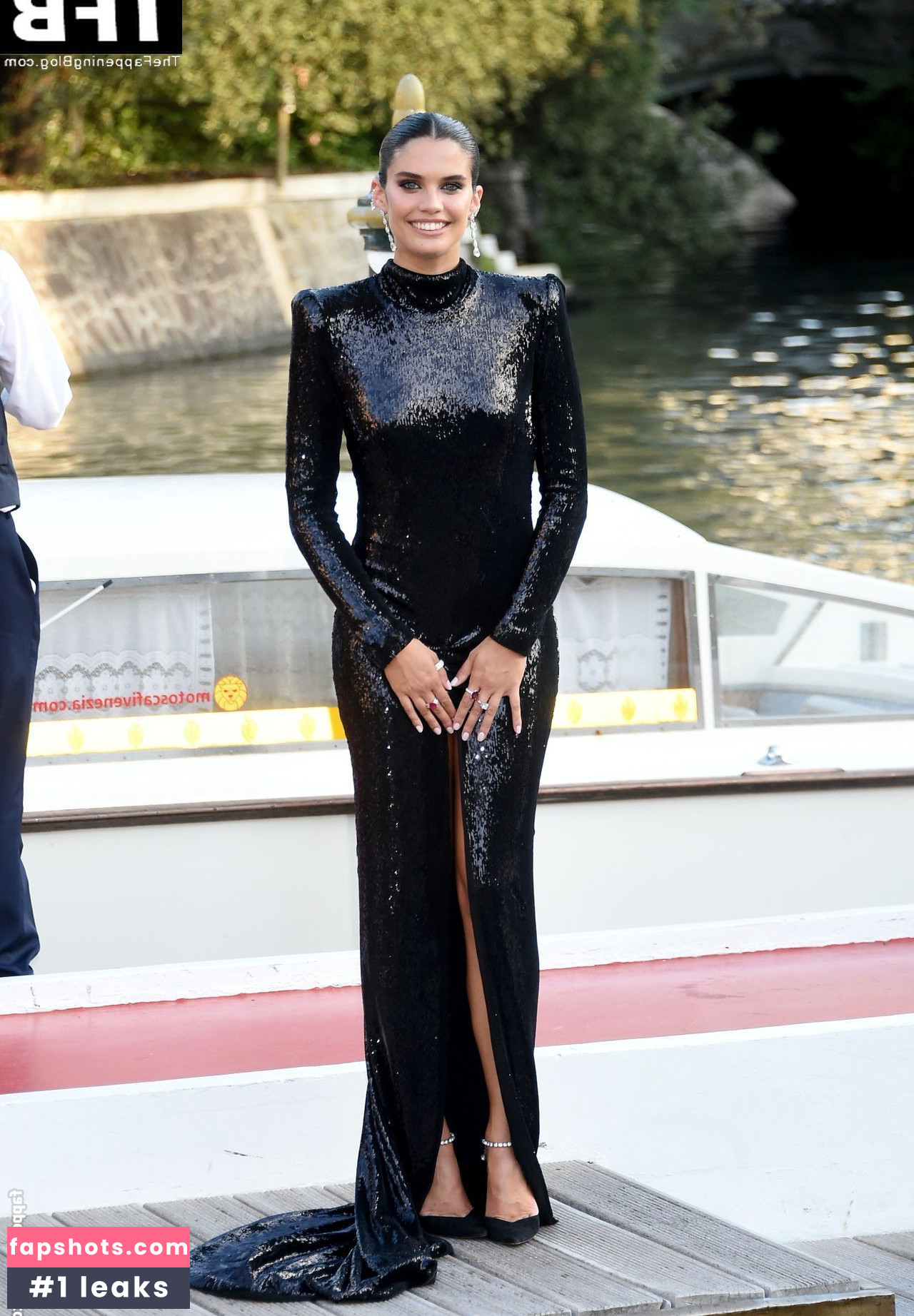 Sara Sampaio gallery photo #238