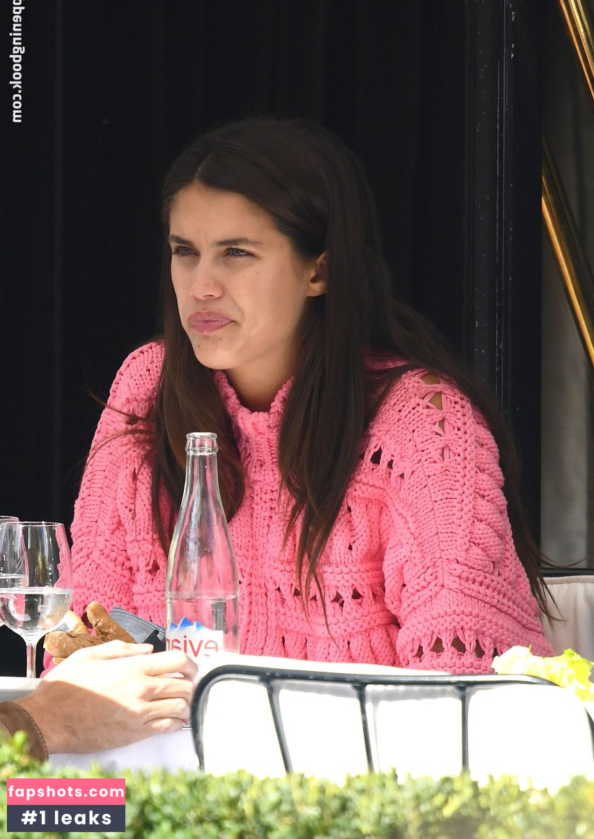 Sara Sampaio gallery photo #2702