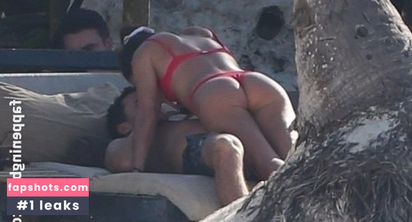 Sara Sampaio gallery photo #2773