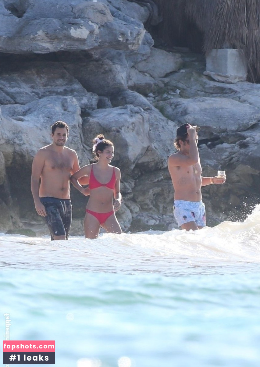 Sara Sampaio gallery photo #2799