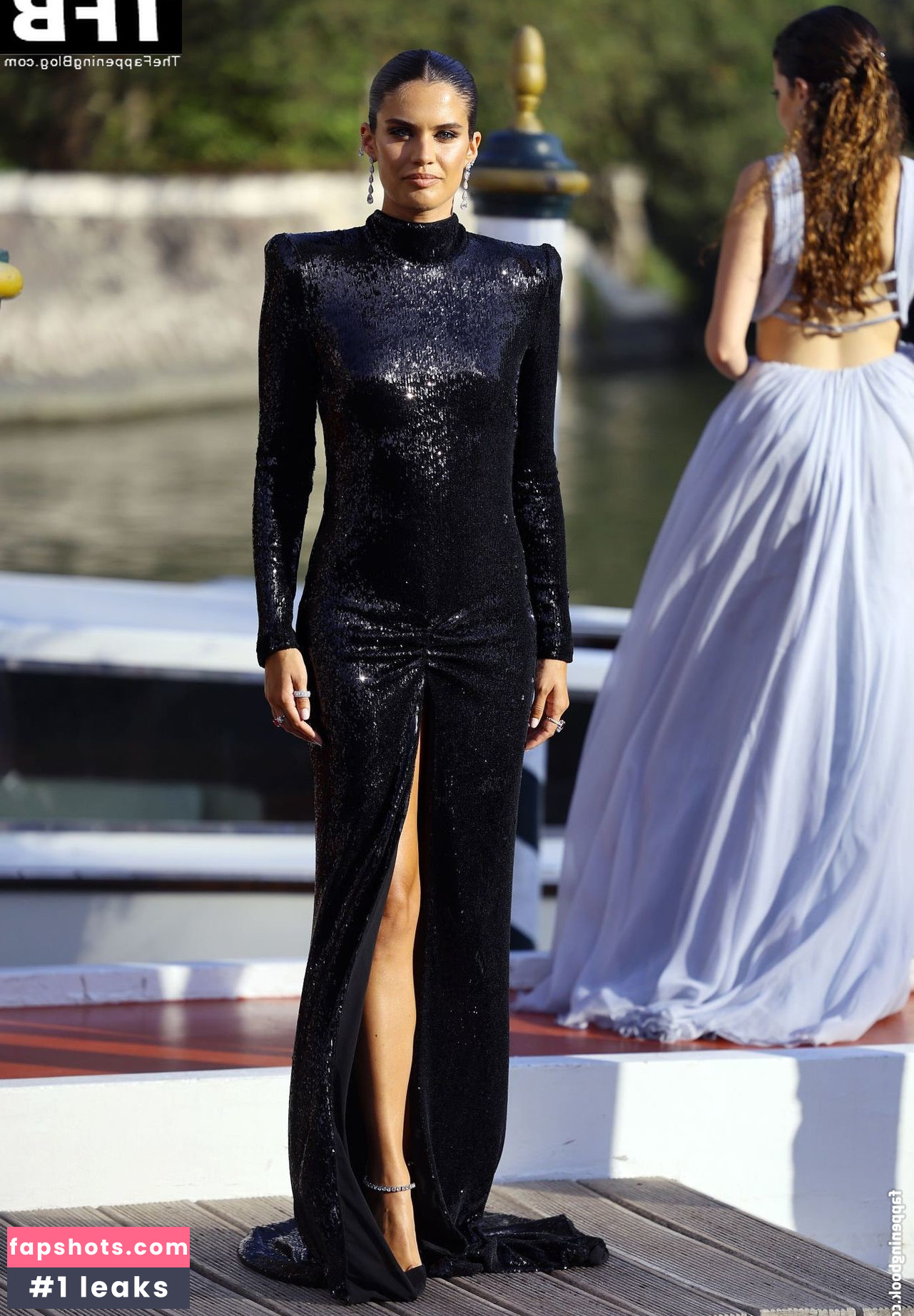 Sara Sampaio gallery photo #288