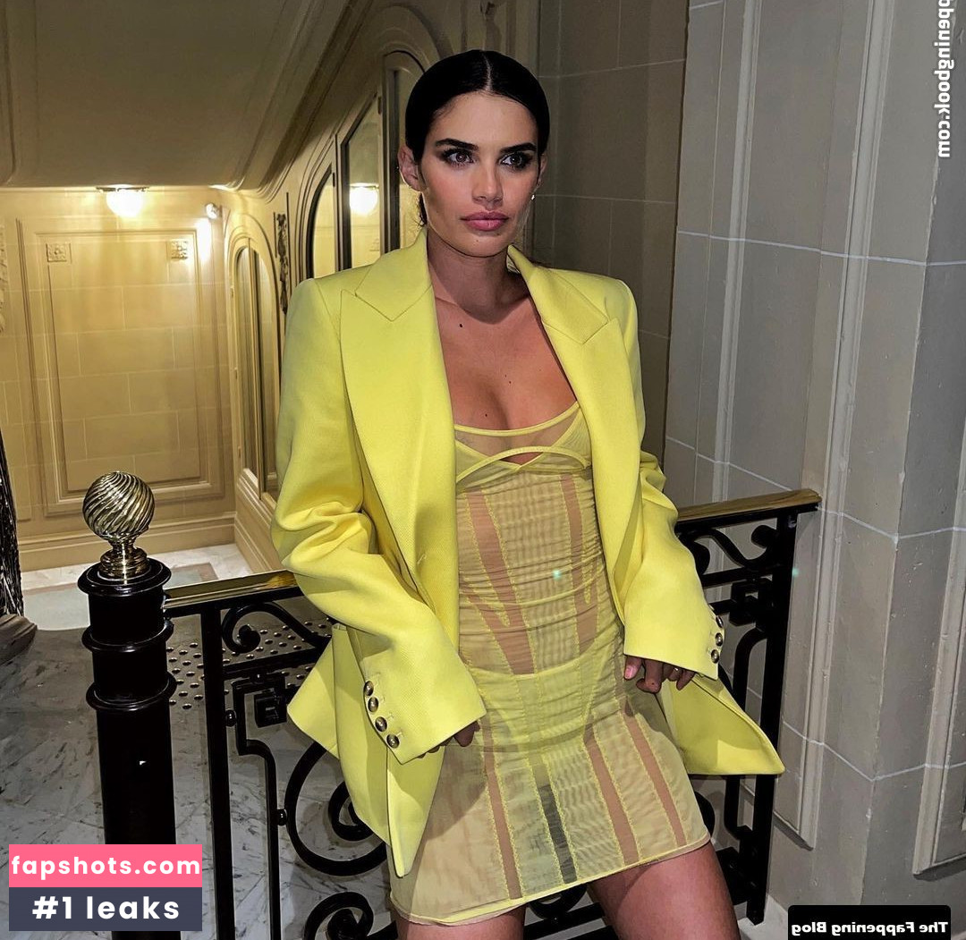 Sara Sampaio gallery photo #898