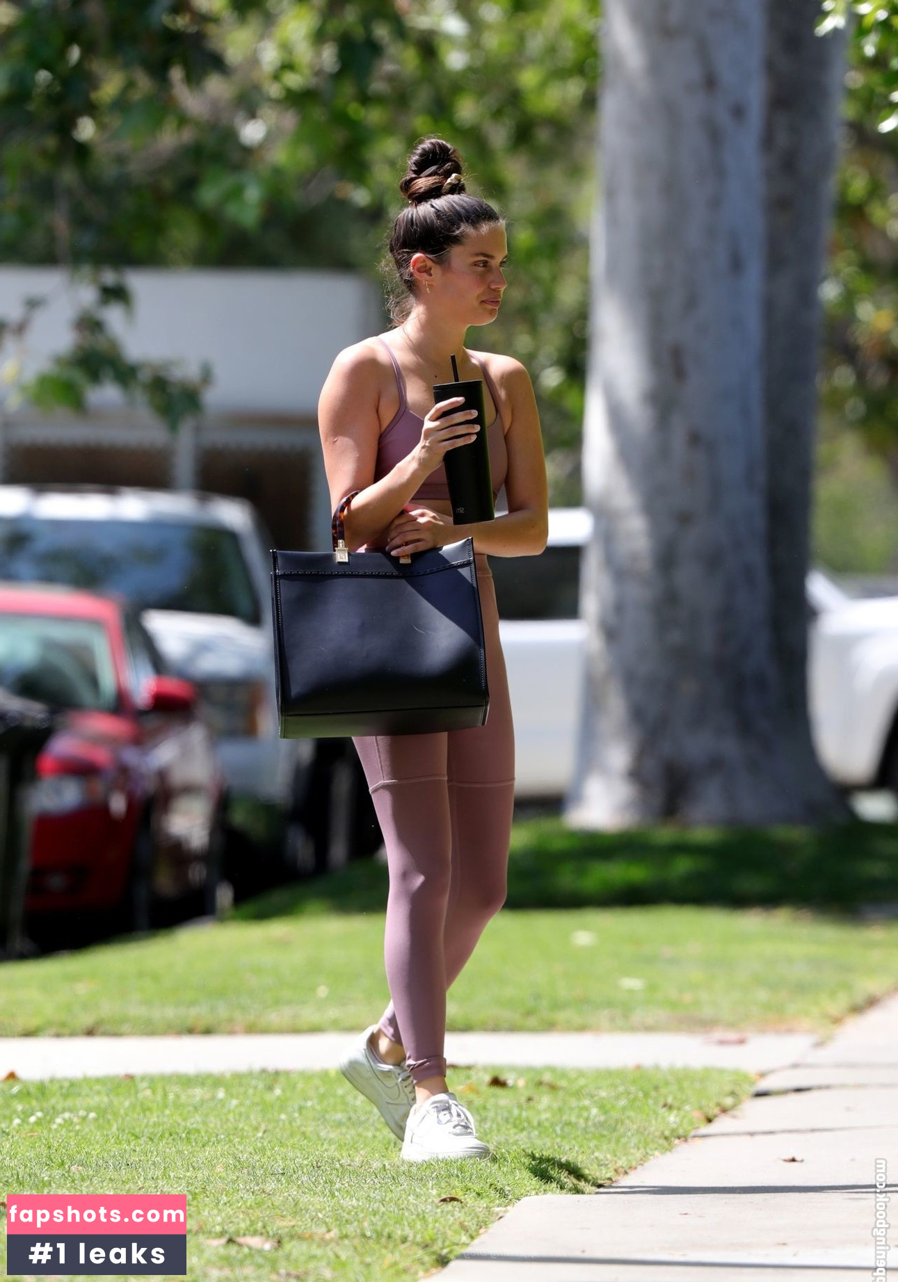 Sara Sampaio gallery photo #995