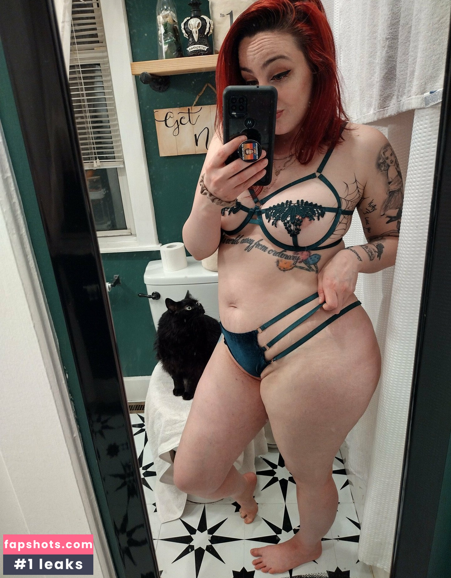 Sara Saphyre gallery photo #5