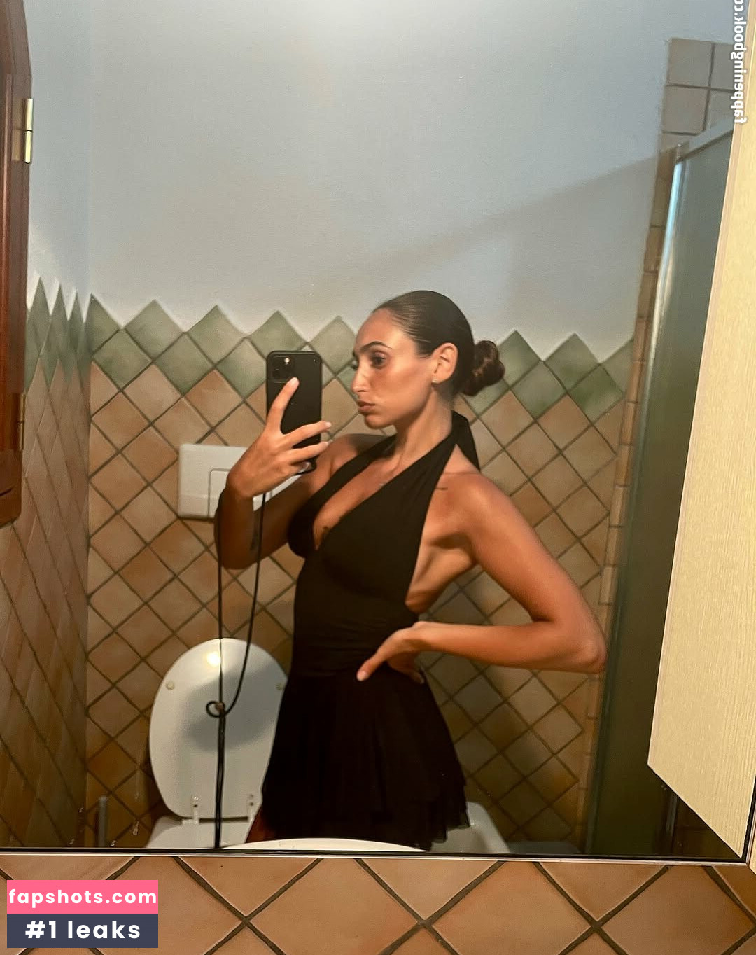 Sara Secciss gallery photo #2