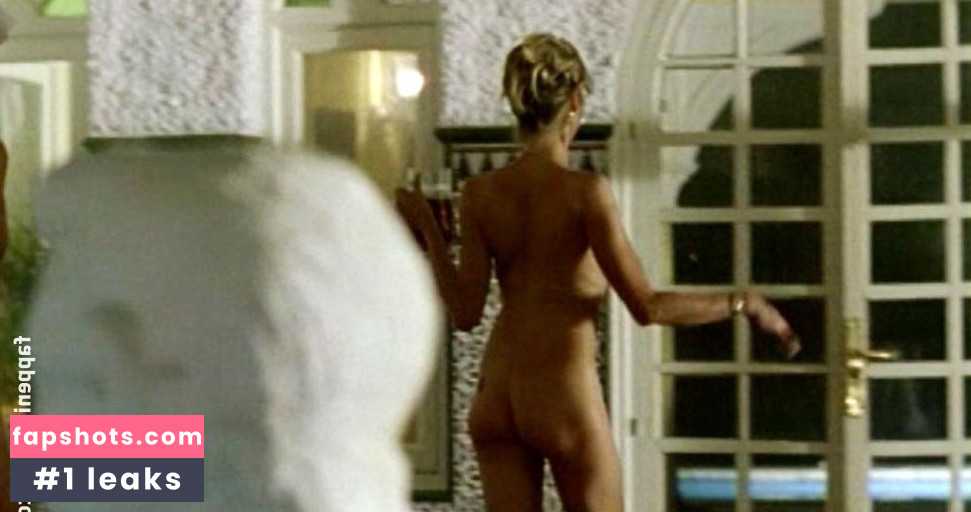 Sara Stockbridge gallery photo #15