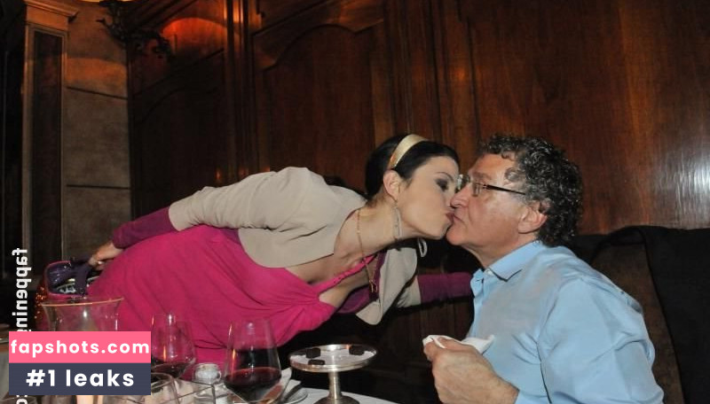 Sara Tommasi gallery photo #124