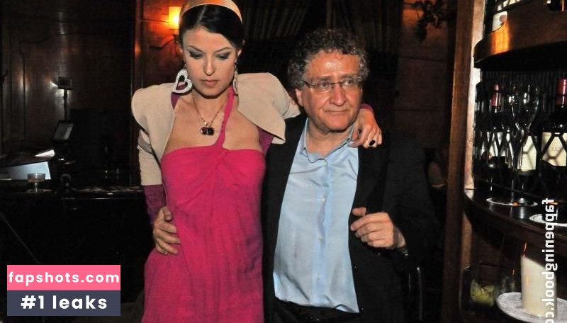 Sara Tommasi gallery photo #126