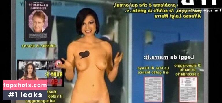 Sara Tommasi gallery photo #25